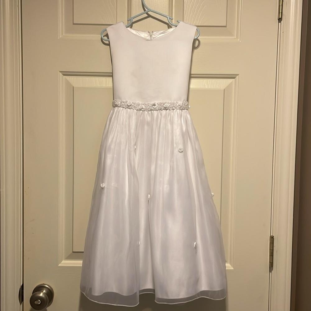 Beautiful and classic flower girl dress 🌸 with faux fur shawl